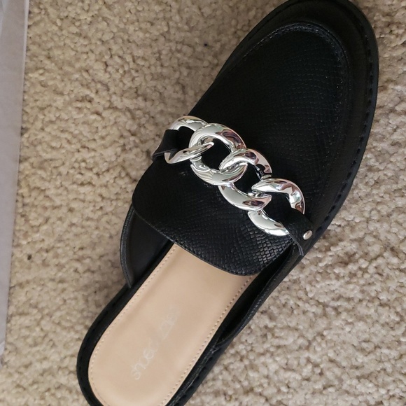 Slip ons - Picture 2 of 4